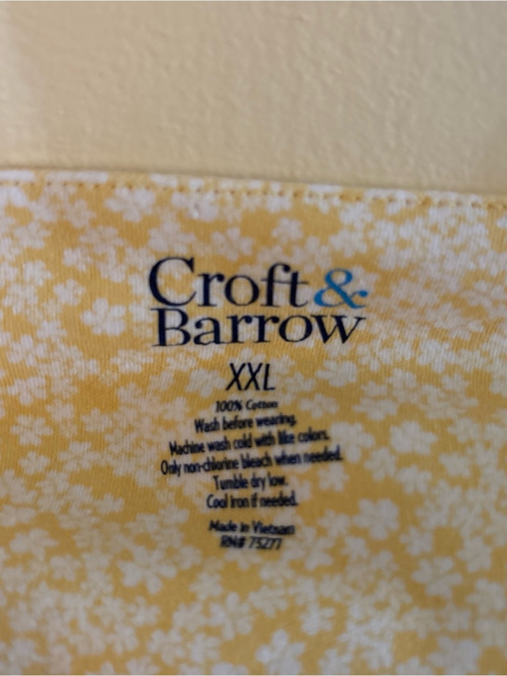 Croft & Barrow Yellow and White Floral V-Neck Shirt XXL